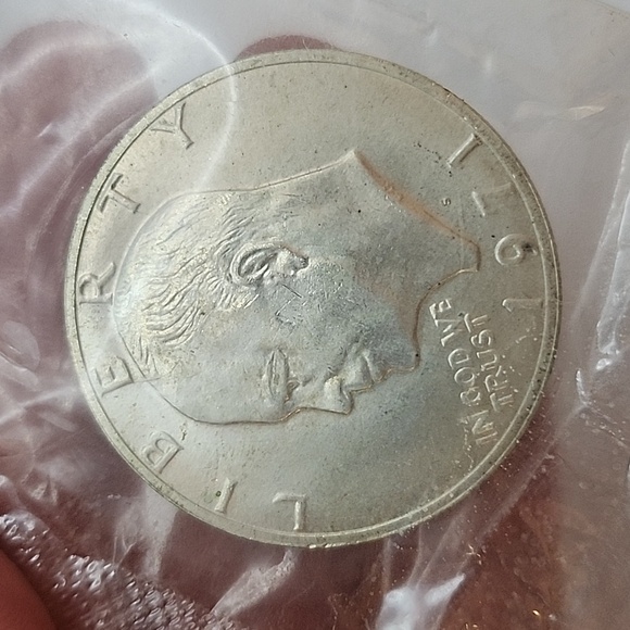 Vintage 1971 Eisenhower Uncirculated Silver Dollar Blue Pack Mint - Picture 8 of 8